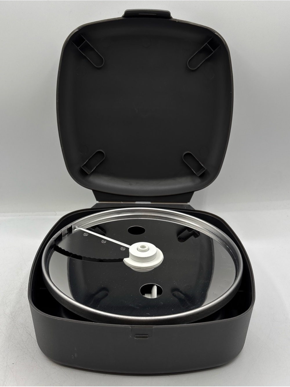 KitchenAid Food Processor Medium Shred Slice Disc Attachment w/Storage Container - Picture 7 of 9